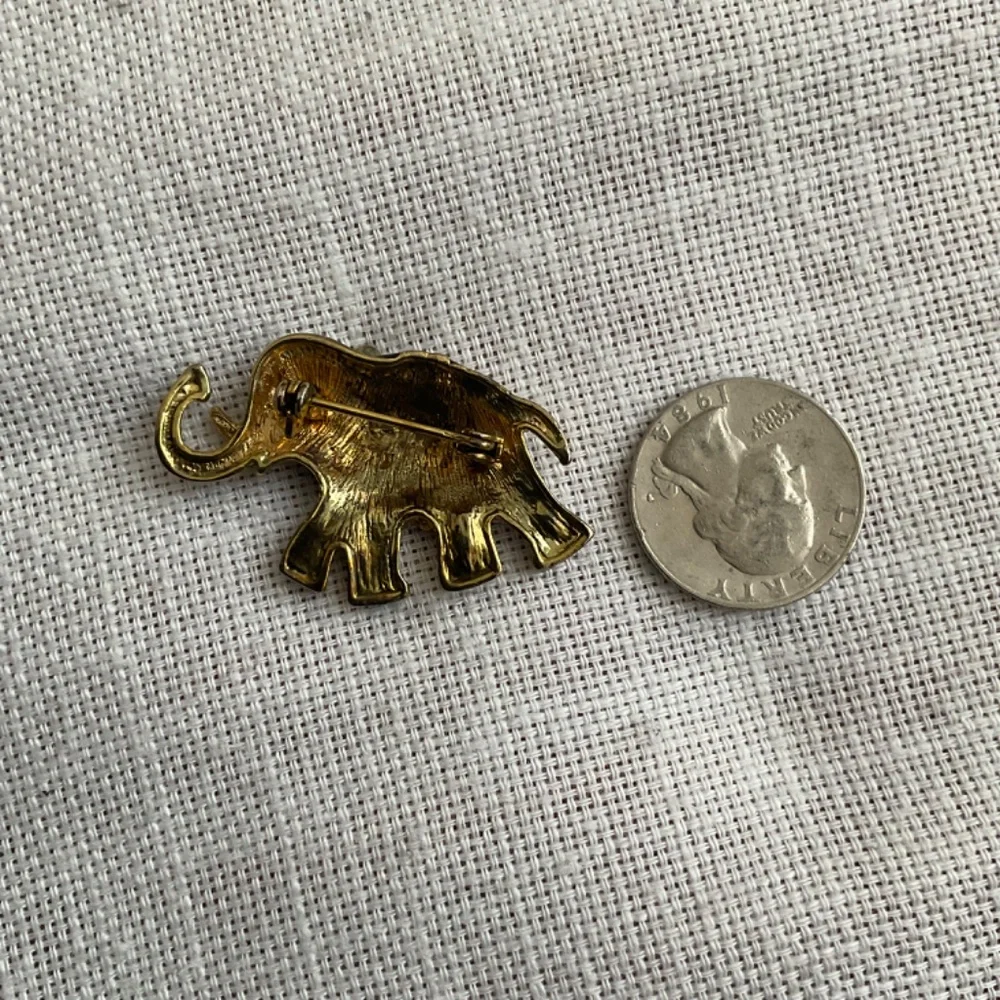 •Vintage Rhinestones Elephant Brooch Pin